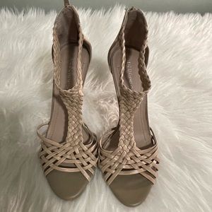 NWOT Nude Woven Heels
